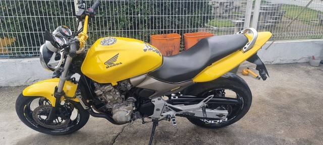 HORNET CARBURADA EM DIA