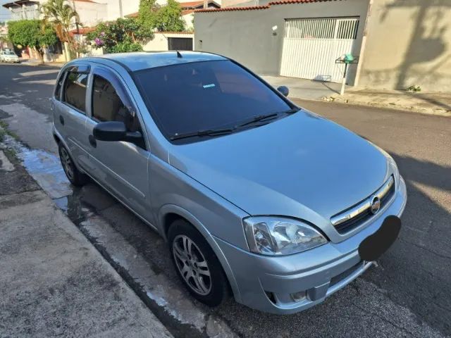 CHEVROLET - CORSA - 2010/2011 - Prata - R$ 31.000,00 - VCAR Veículos