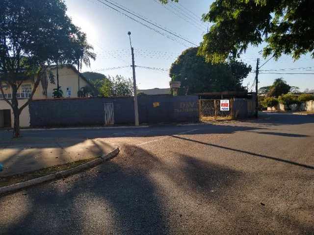 Lote setor Castelo Branco 660m2, esquina (Setor Campinas)