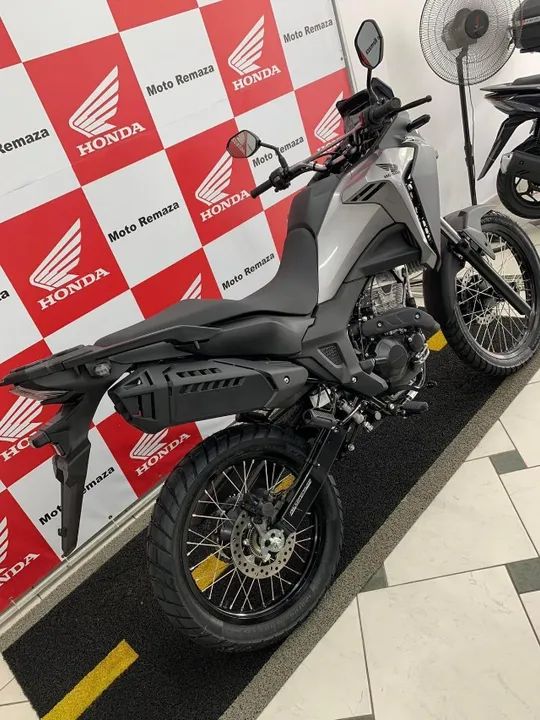 Honda Sahara 300 STD ABS 0Km, modelo 2025 - Foto 8