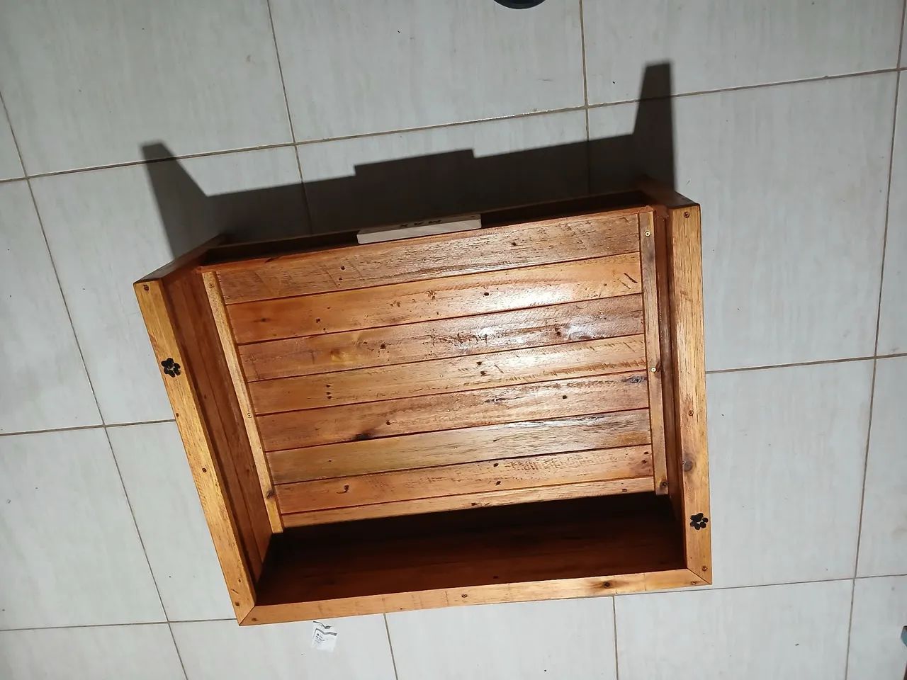 Cama de madeira para cachorro - Foto 3