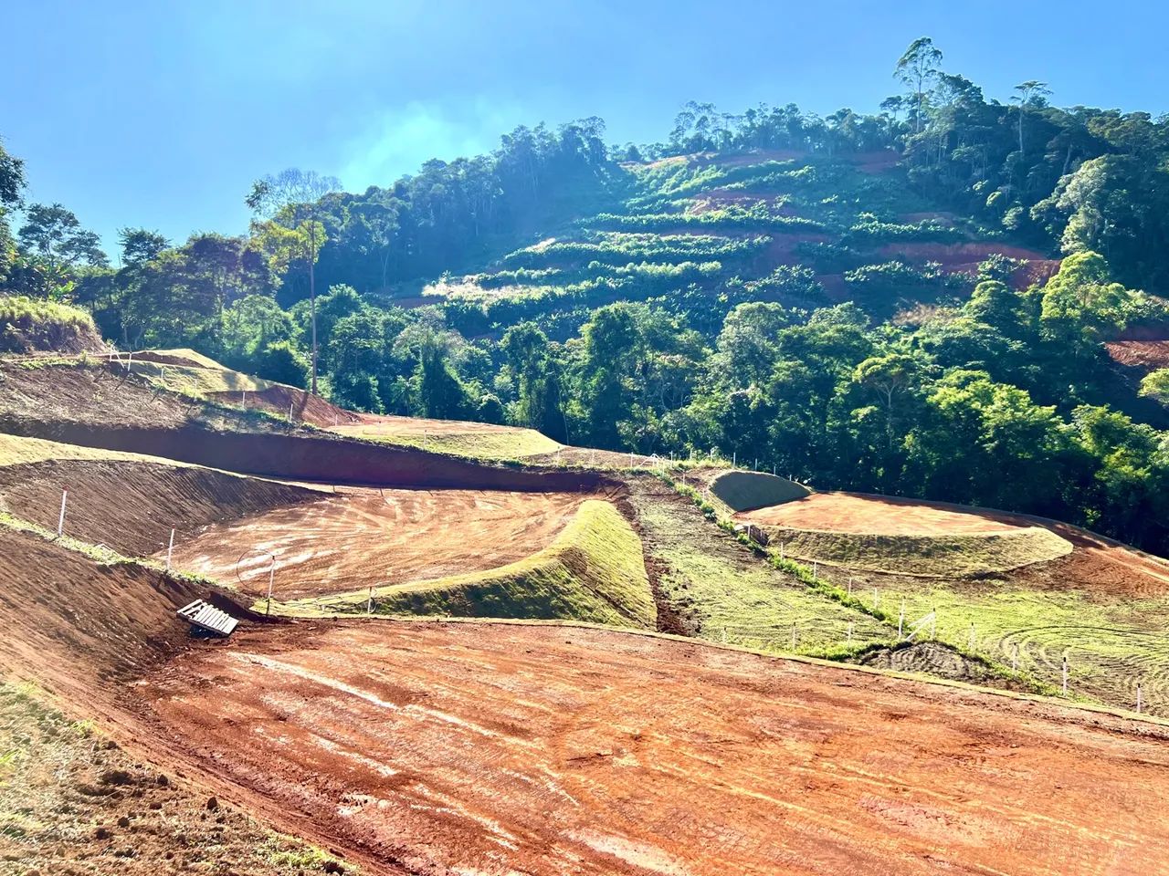 Santa Teresa, lindos terrenos em condominio fechado a 2 km do asfalto - Foto 12