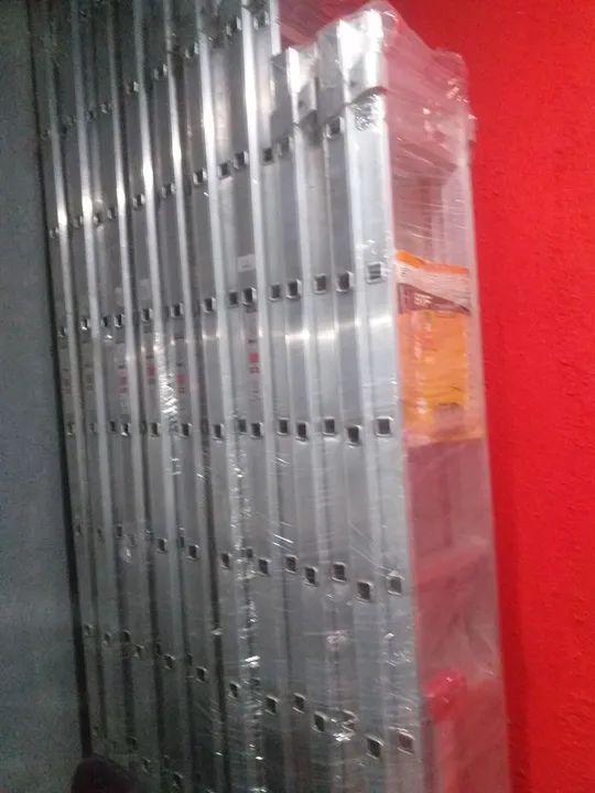 Escada de Alumínio Dobrável 7x2 = 14 Degraus  - Foto 3