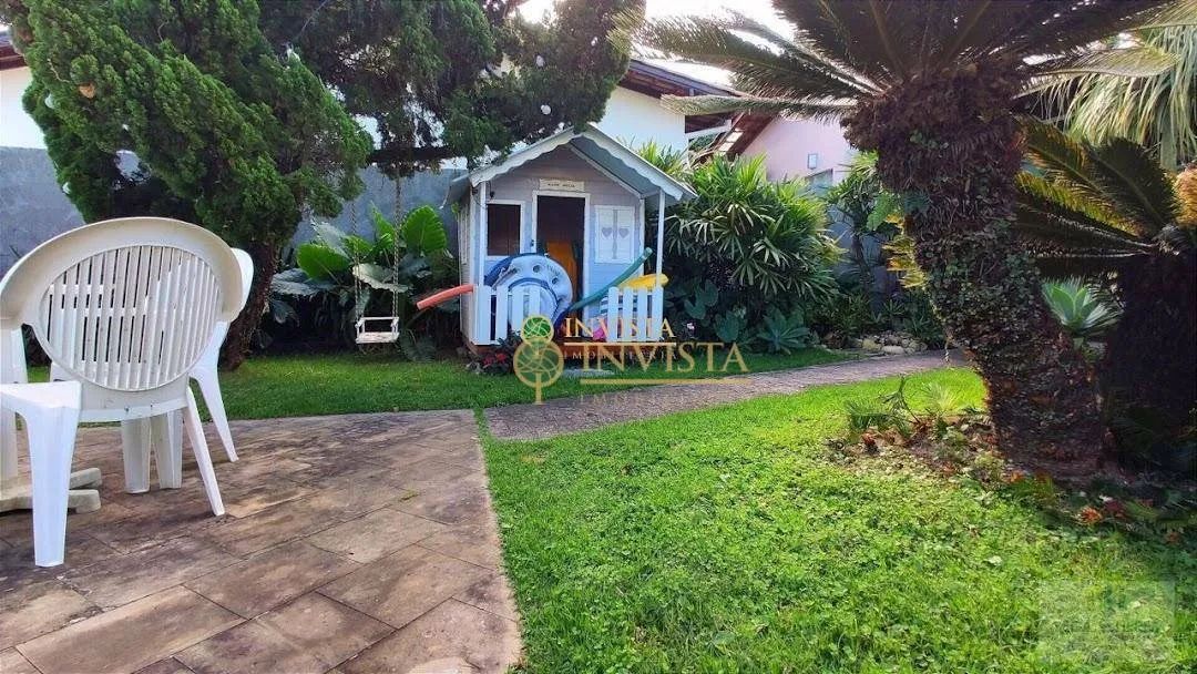 À venda no bairro Carianos! 267m² construídos, piscina privativa, churrasqueira, hidromass - Foto 4