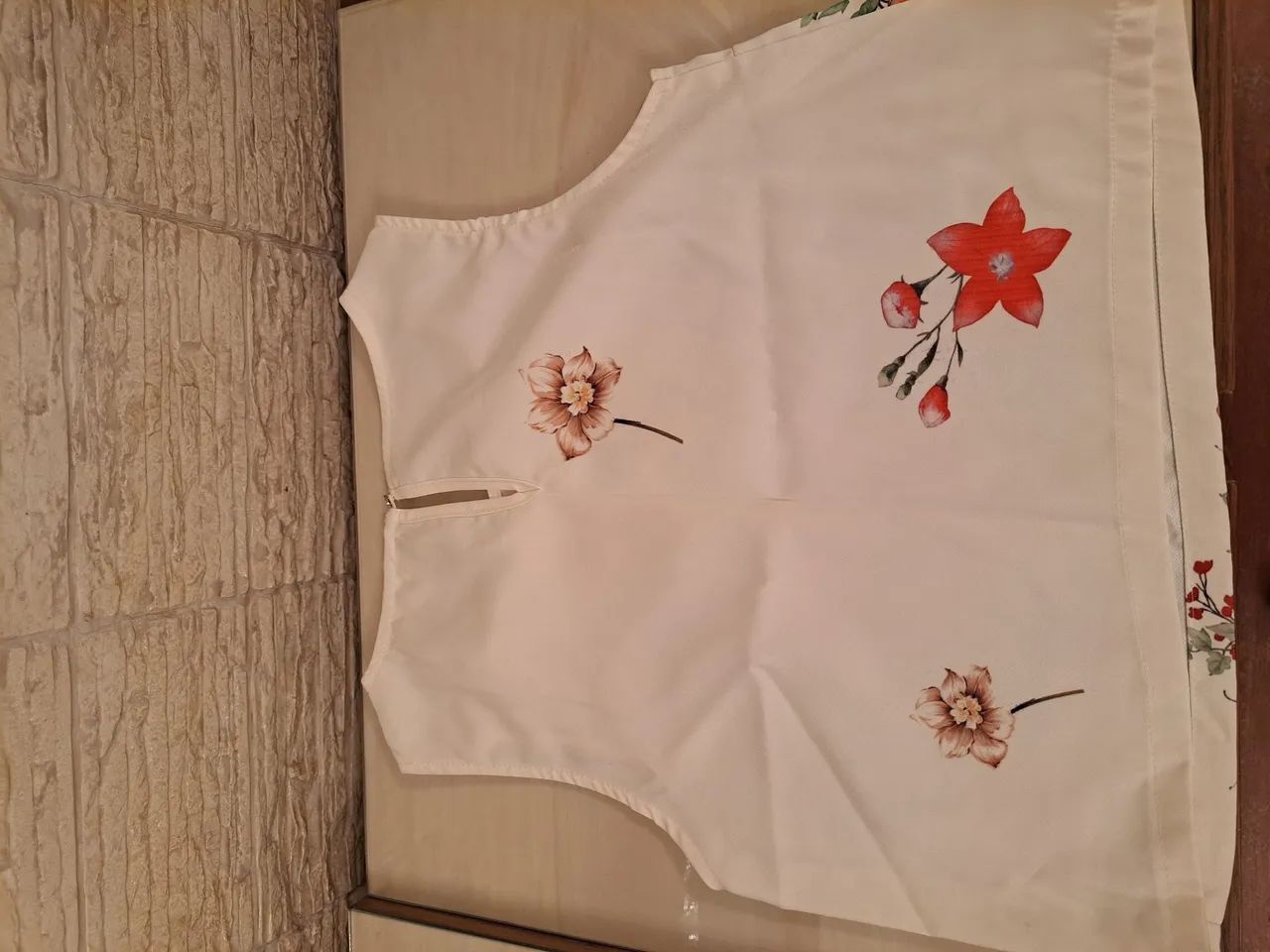 Conjunto pantalona floral.