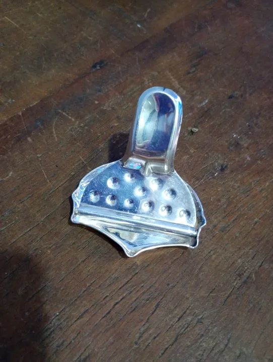 Antigo e Delicado Espremedor de Limão Prata Riva