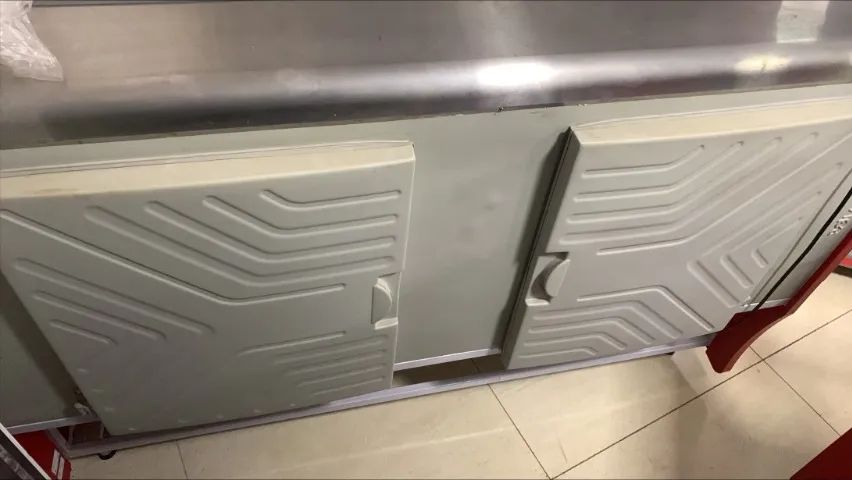 Balcão Avícola Standard Ecav 175 Vermelho Polar Usado - 127v - Foto 3