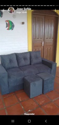 Sofá de 3 lugares com puffs 64301925529602123