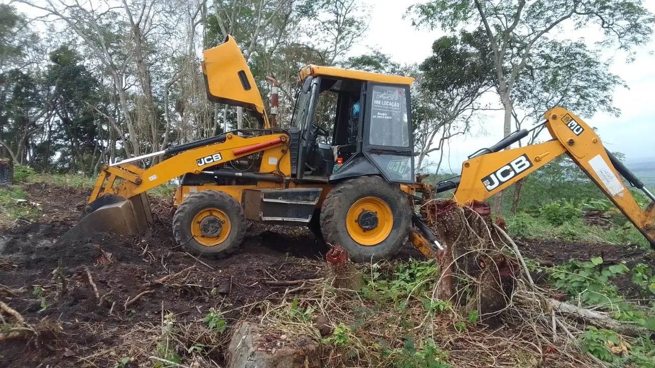 Retroescavadeira JCB - Ano 2013 - Foto 6