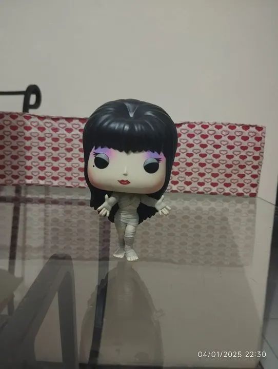 Funko pop Elvira 