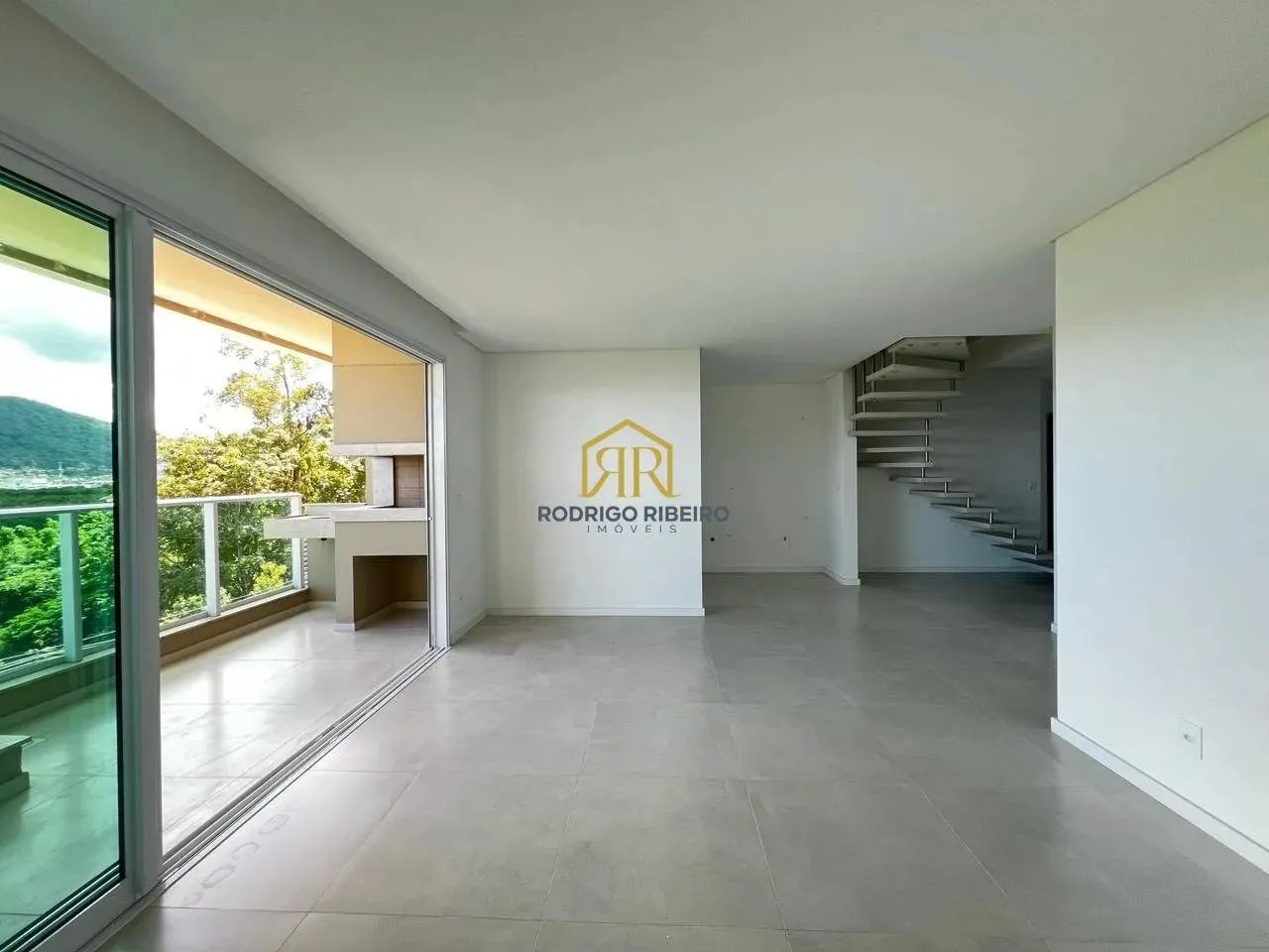 O seu apartamento duplex dos sonhos está aqui!!!