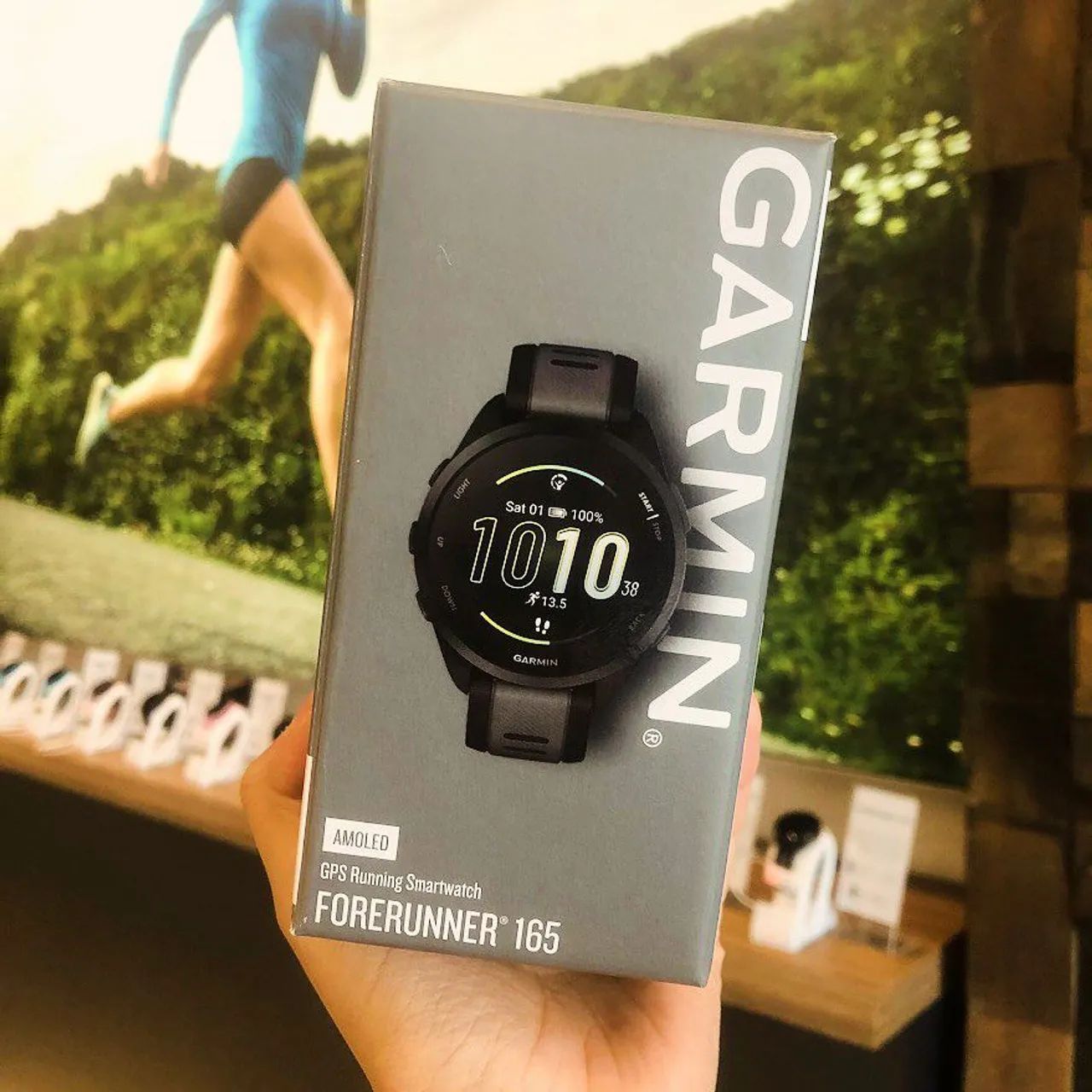 Smartwatch Garmin Forerunner 165 - GPS e AMOLED