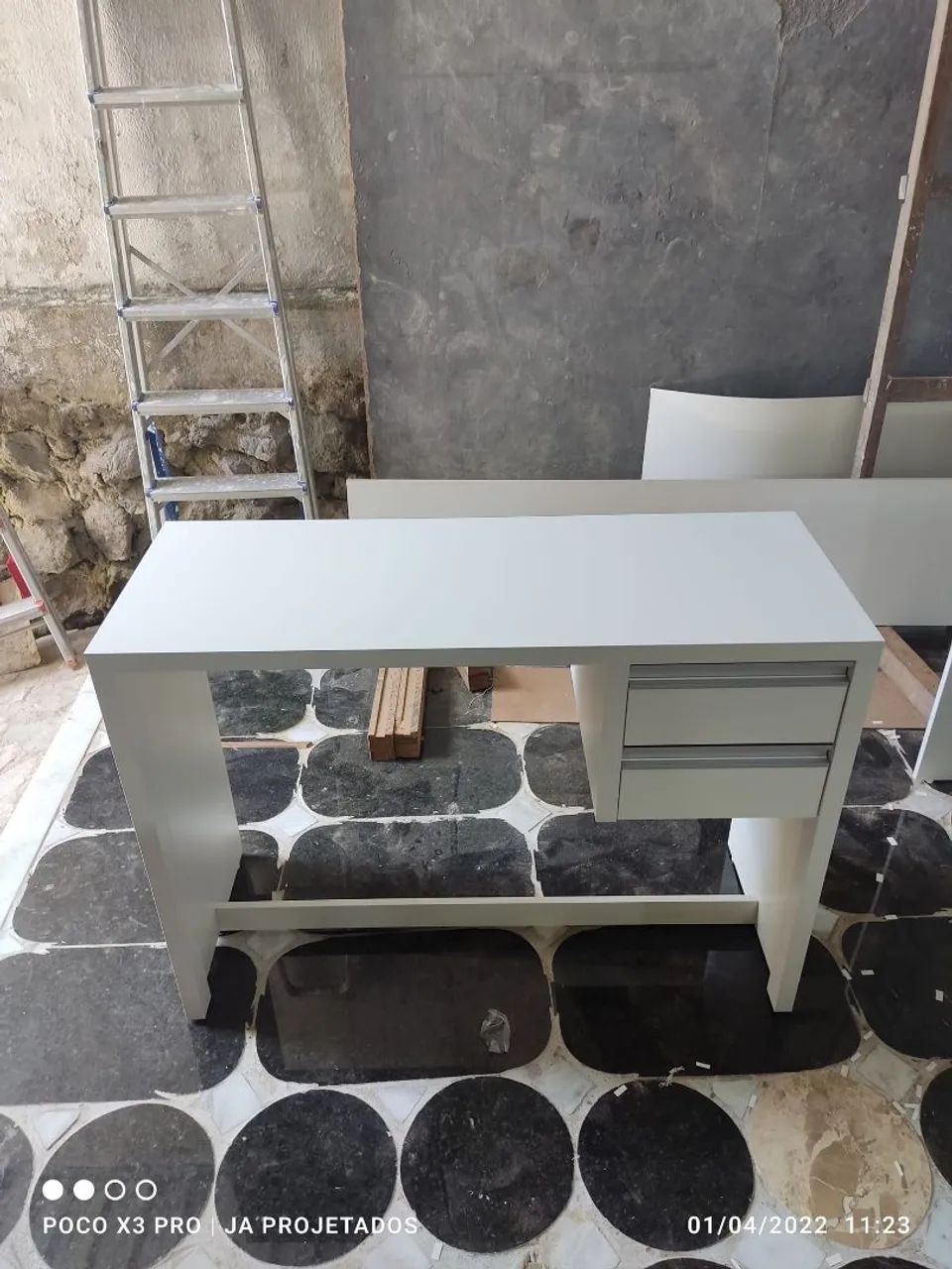 Mesa escrivaninha para manicure com 2 gavetas - Foto 2