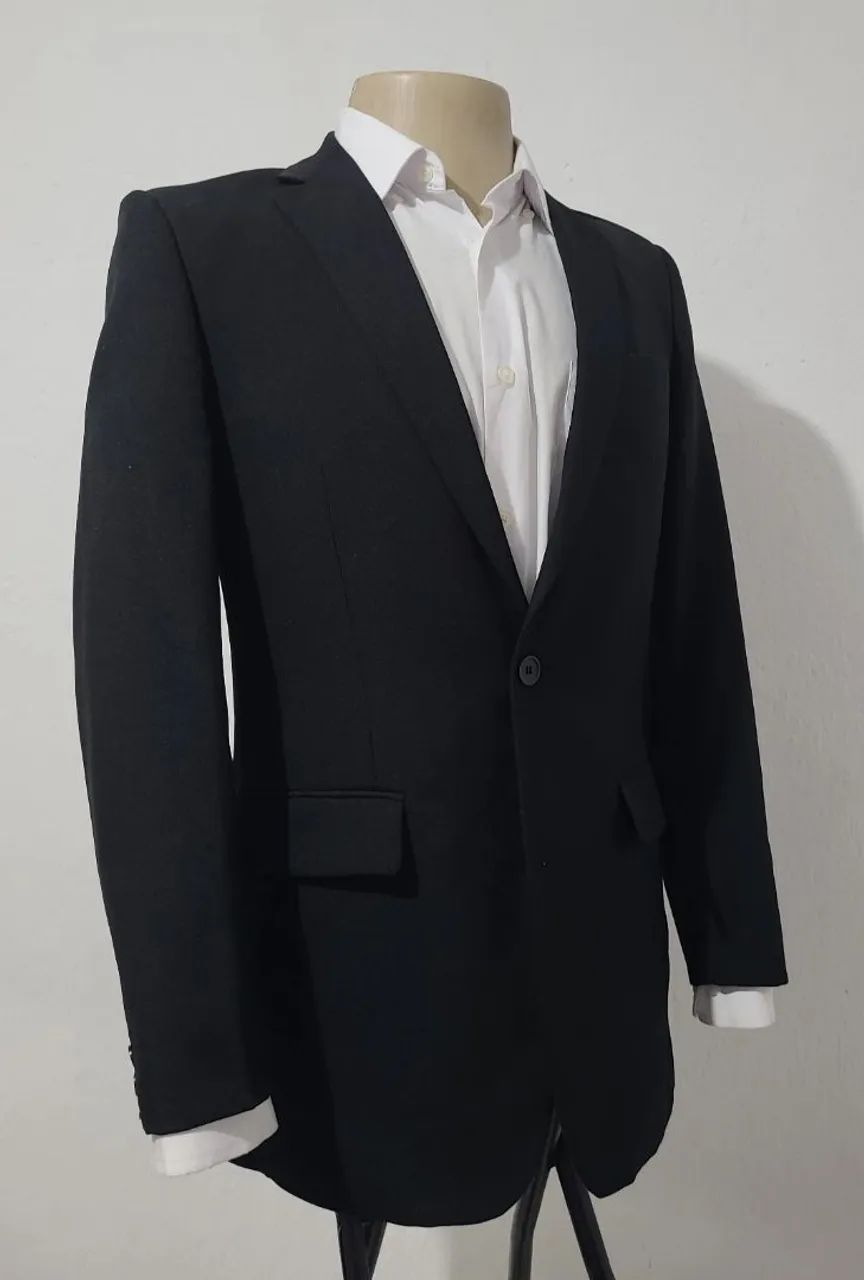 Blazer Slim Preto Nº 44, bonito, elegante, bem confortável, tecido macio, atual.  - Foto 3