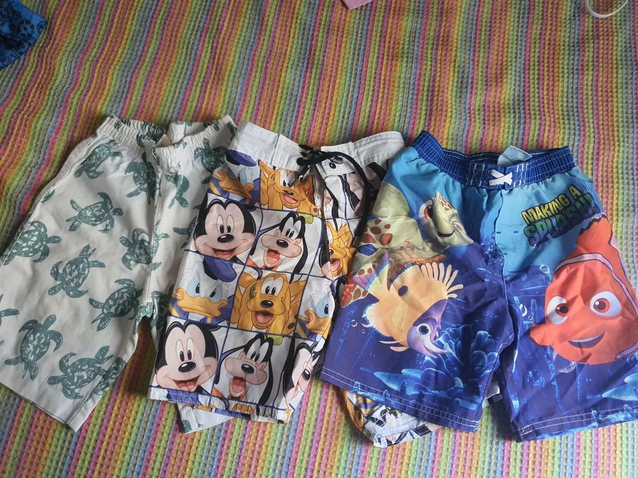 Lote 3 Bermudas Infantis - Disney e Estampadas 2 anos<br>