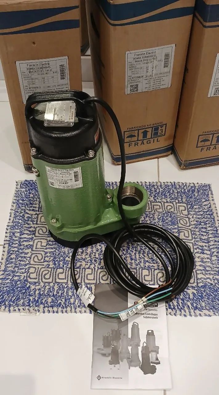 Bomba Submersível Schneider Brava EV10 1CV Trifásica 220V - Nova