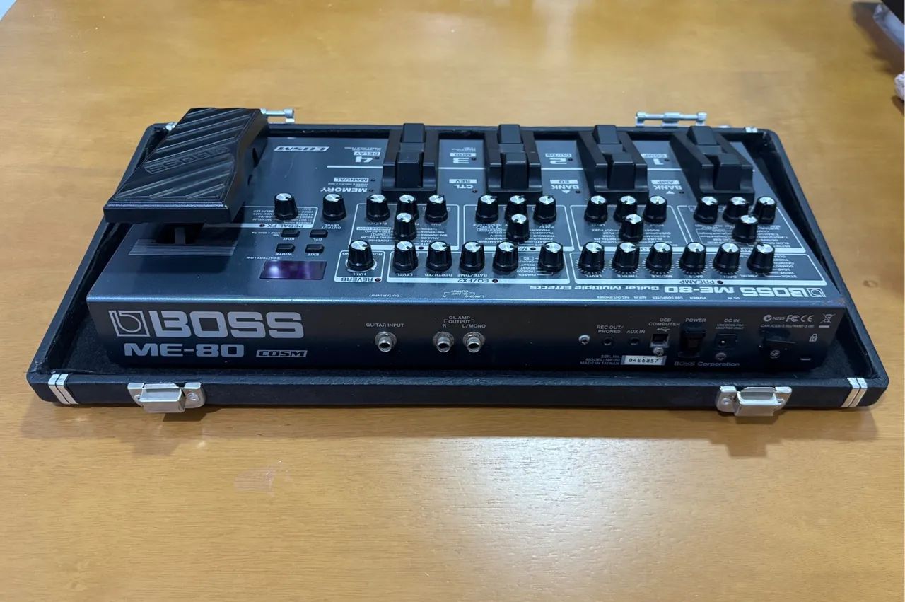 Pedaleira para guitarra BOSS ME-80 + Case rígido - Foto 3