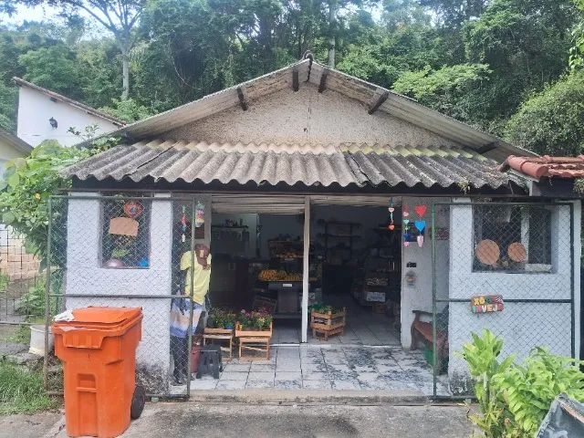 Vendo esta casa e esta loja