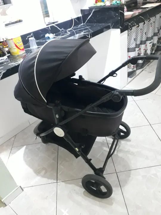 Carrinho de bebê Moisés 