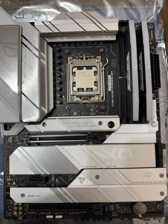 R7 7800X3D + Asus ROG X670e-a + 32GB 6000mhz CL30 - Foto 5