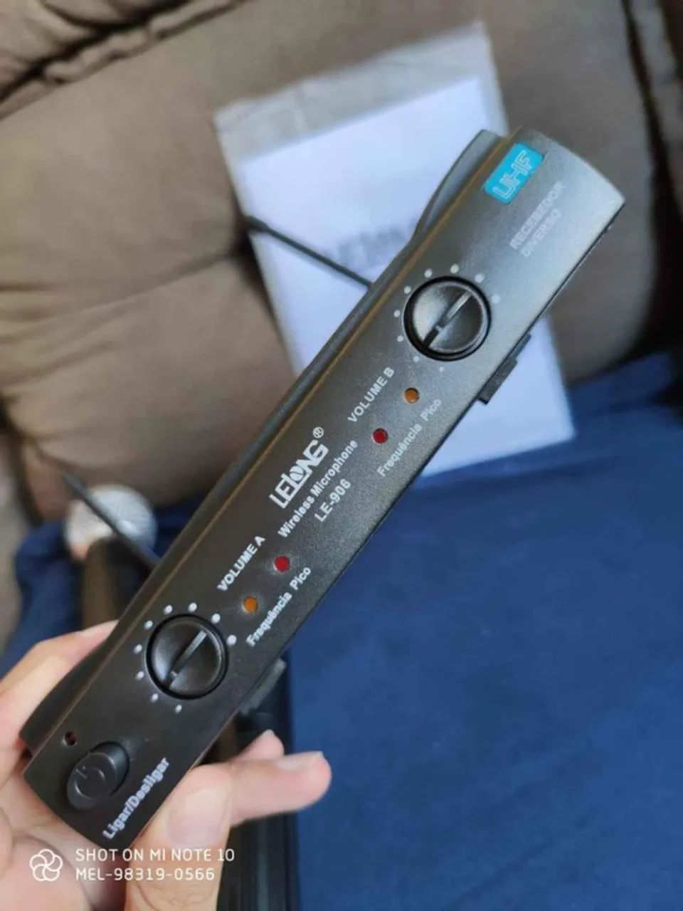 Microfone Sem Fio Profissional Lelong le 906 alcance 60 metros - Foto 3