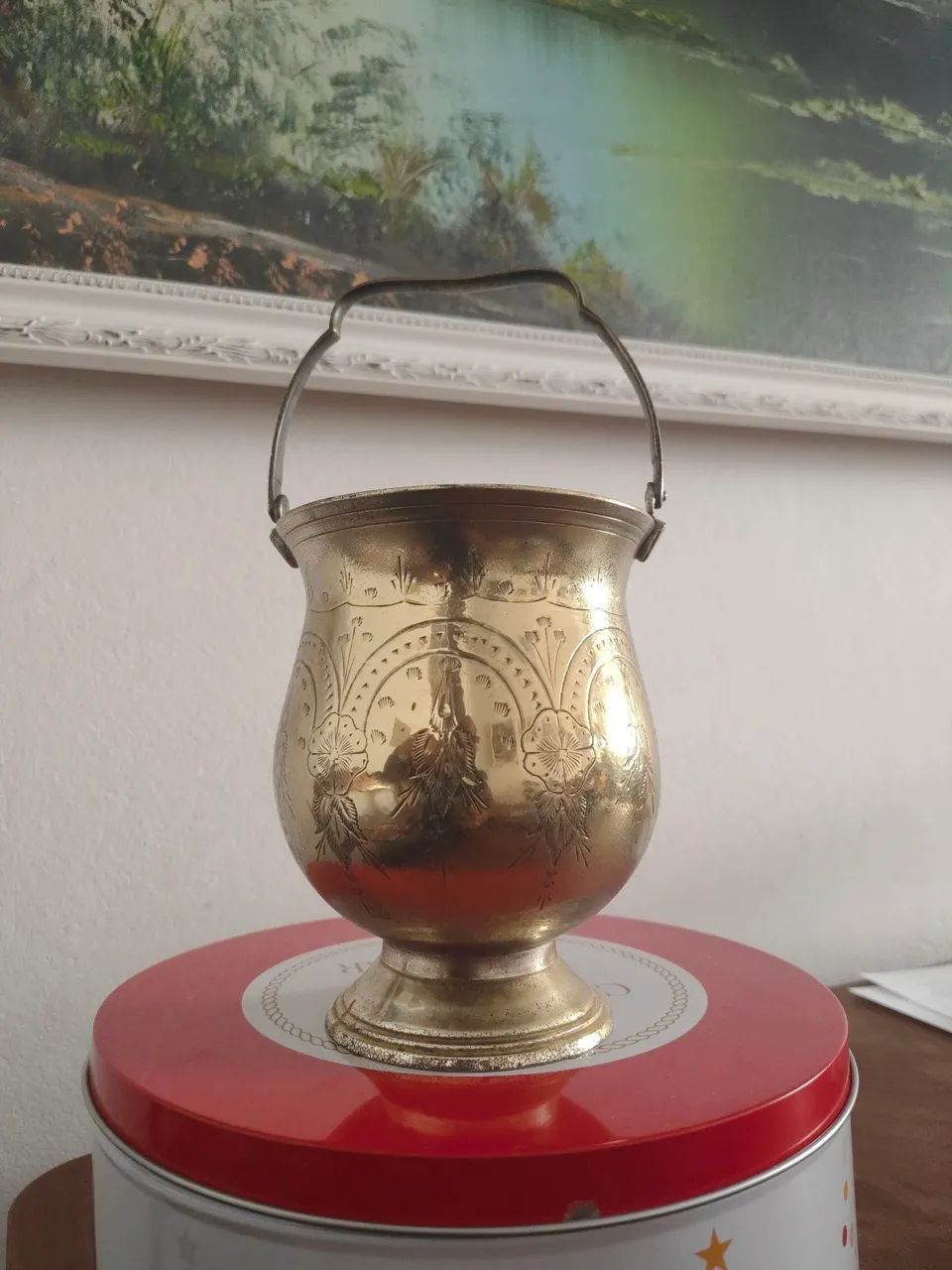 Vaso decorativo  antigo em metal dourado e prata