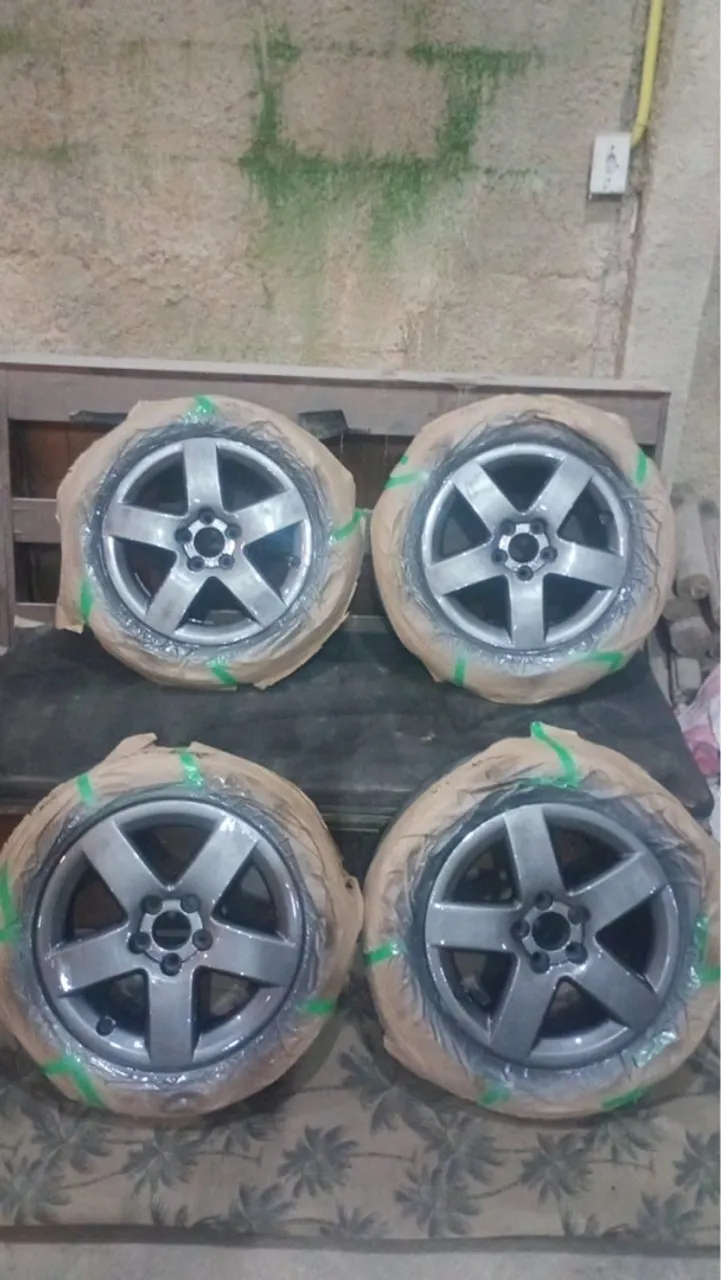 Rodas Aro 15 recém pintada
