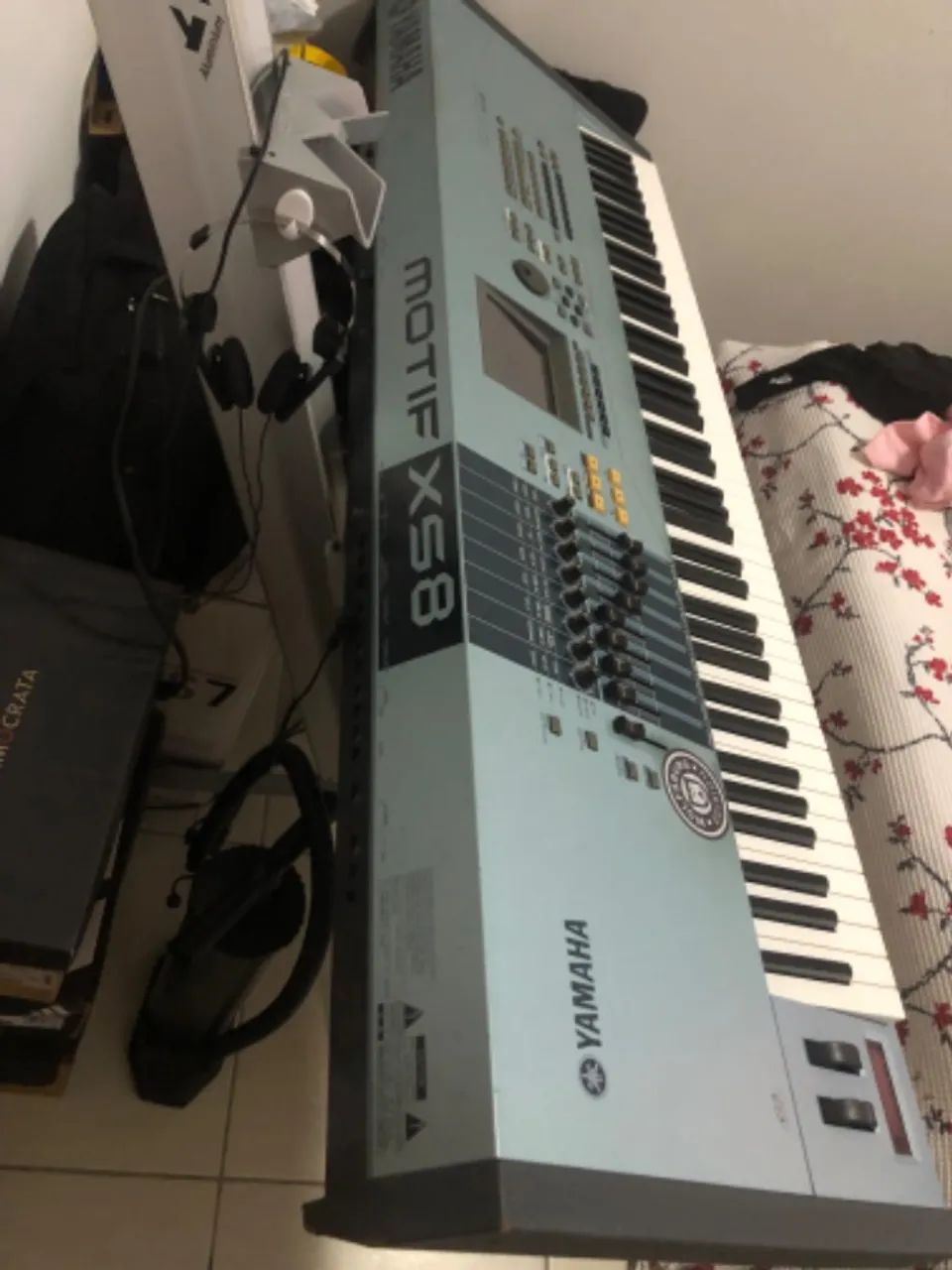 Motif XS8 com 1GB - Instrumentos musicais - Stiep, Salvador