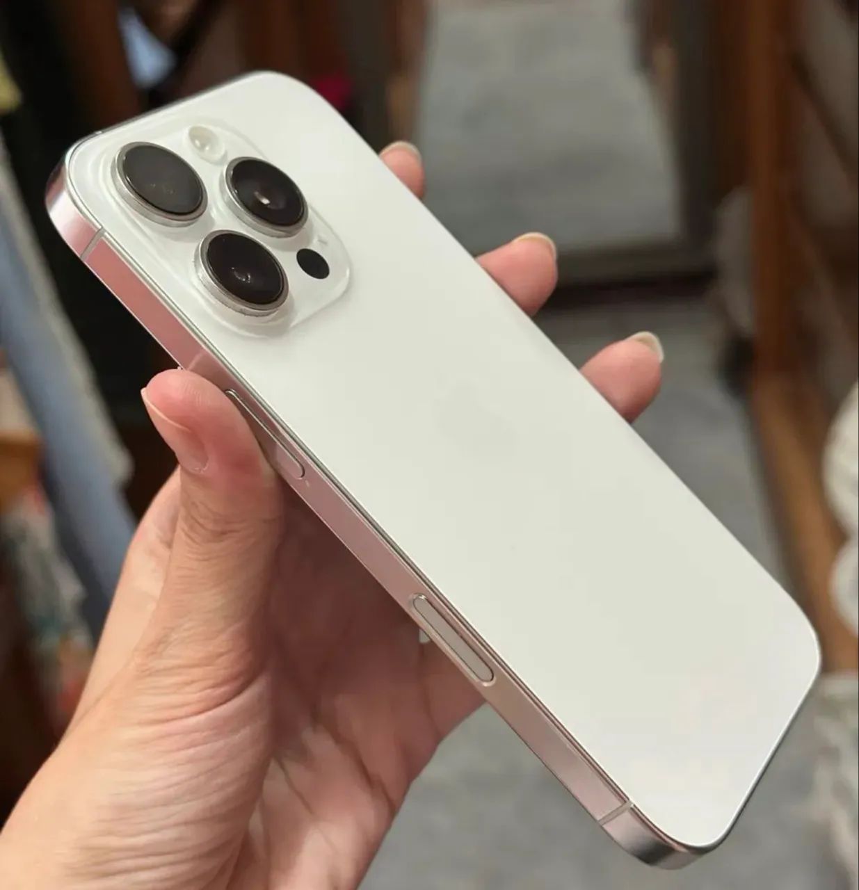 Apple iPhone 16 Pro 512 GB ホワイト　おまけつき Apple iPhone 16 Pro Max (512 GB) – Titânio branco : Amazon.com.br