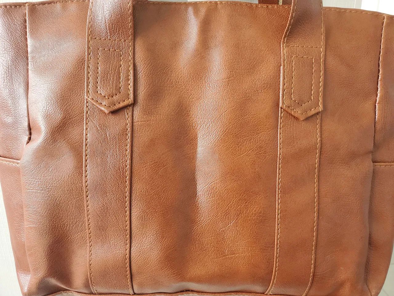 Bolsa estilo Tote (sacola) modelo retrô couro sintético marrom - Foto 3