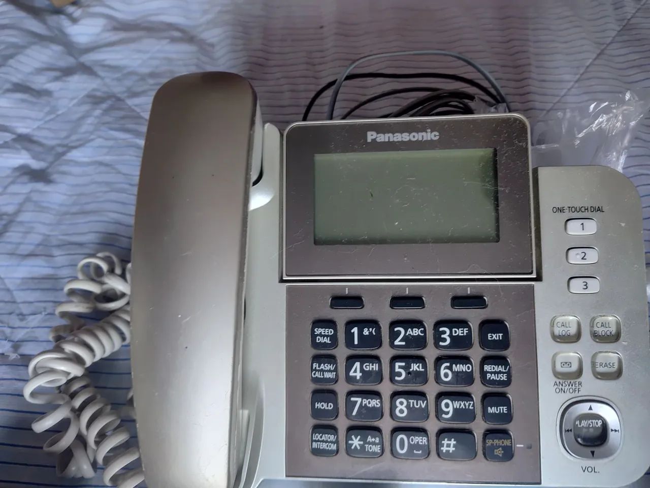 Telefone sem fio 5 ramais + 1 base - Foto 2