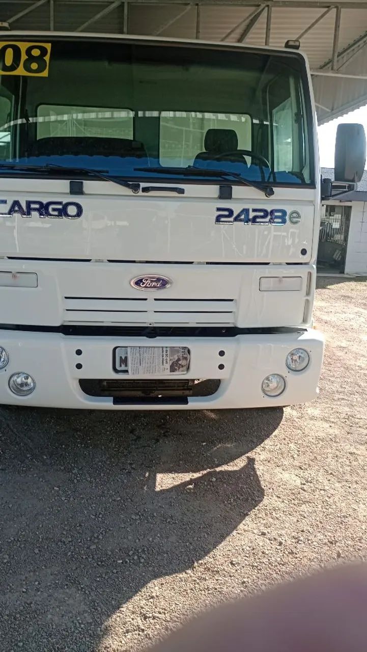 Tenho pra vender Ford cargo 2428