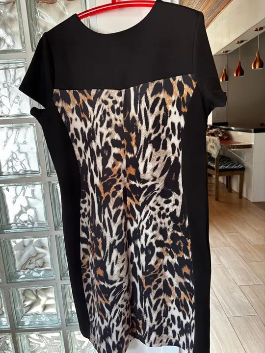 Vestido preto com estampa de onça - Foto 2