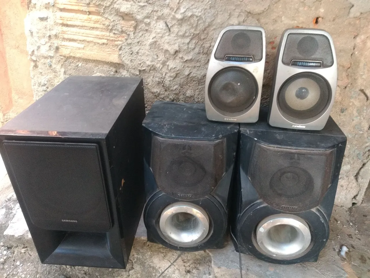 Caixas de som funcionando.