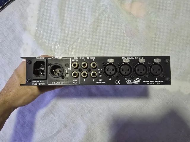 MIXER DE MICROFONE SHURE SCM268 - 4 CANAIS - Foto 3