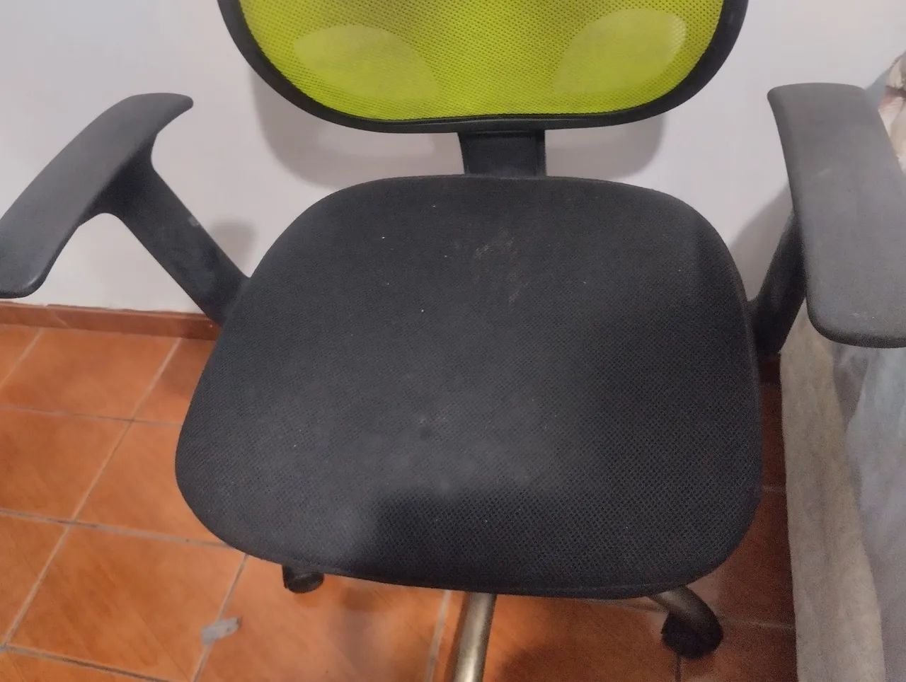 Cadeira de Escritório ( leia a descrição antes) 