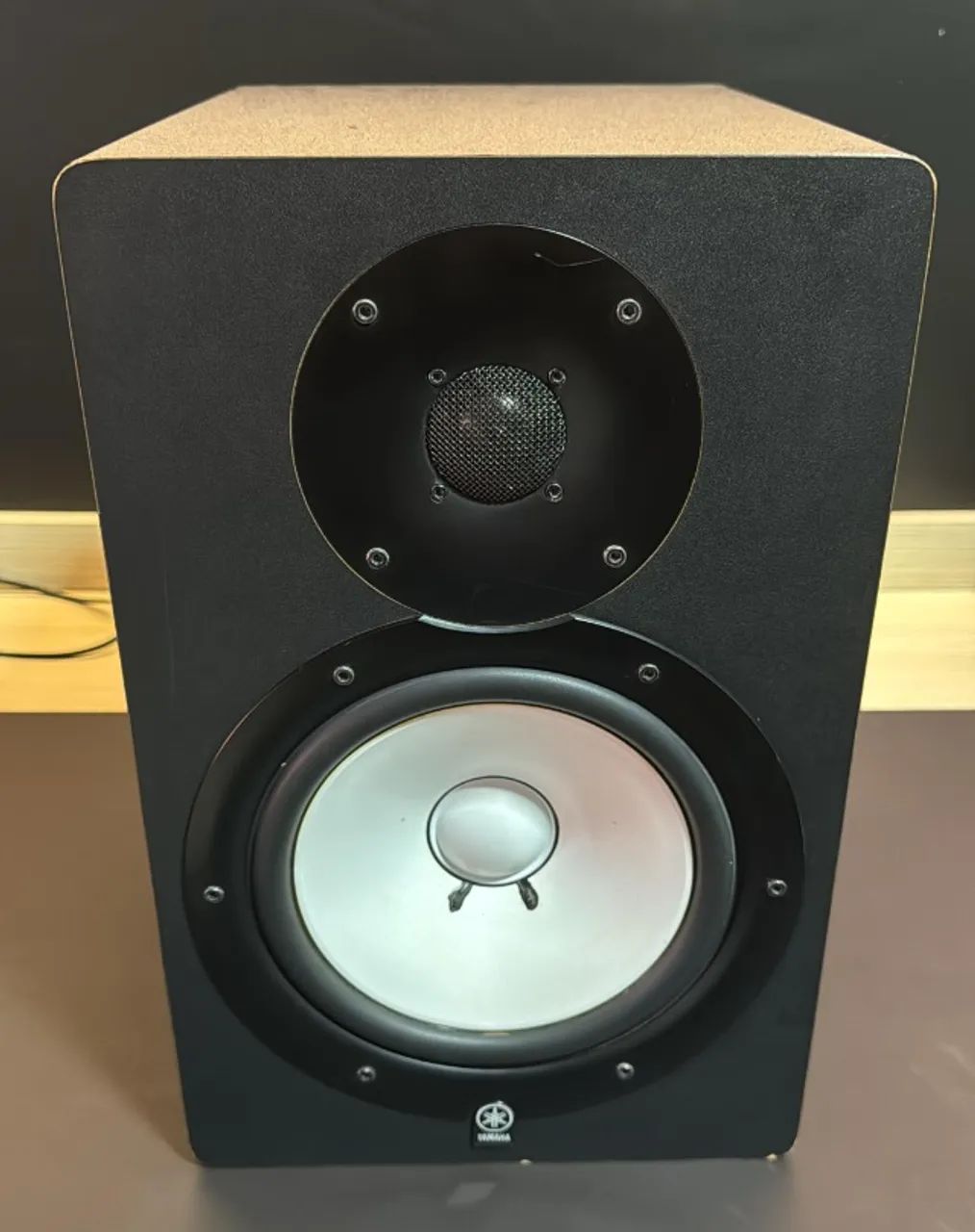 Par de monitores Yamaha HS 80 