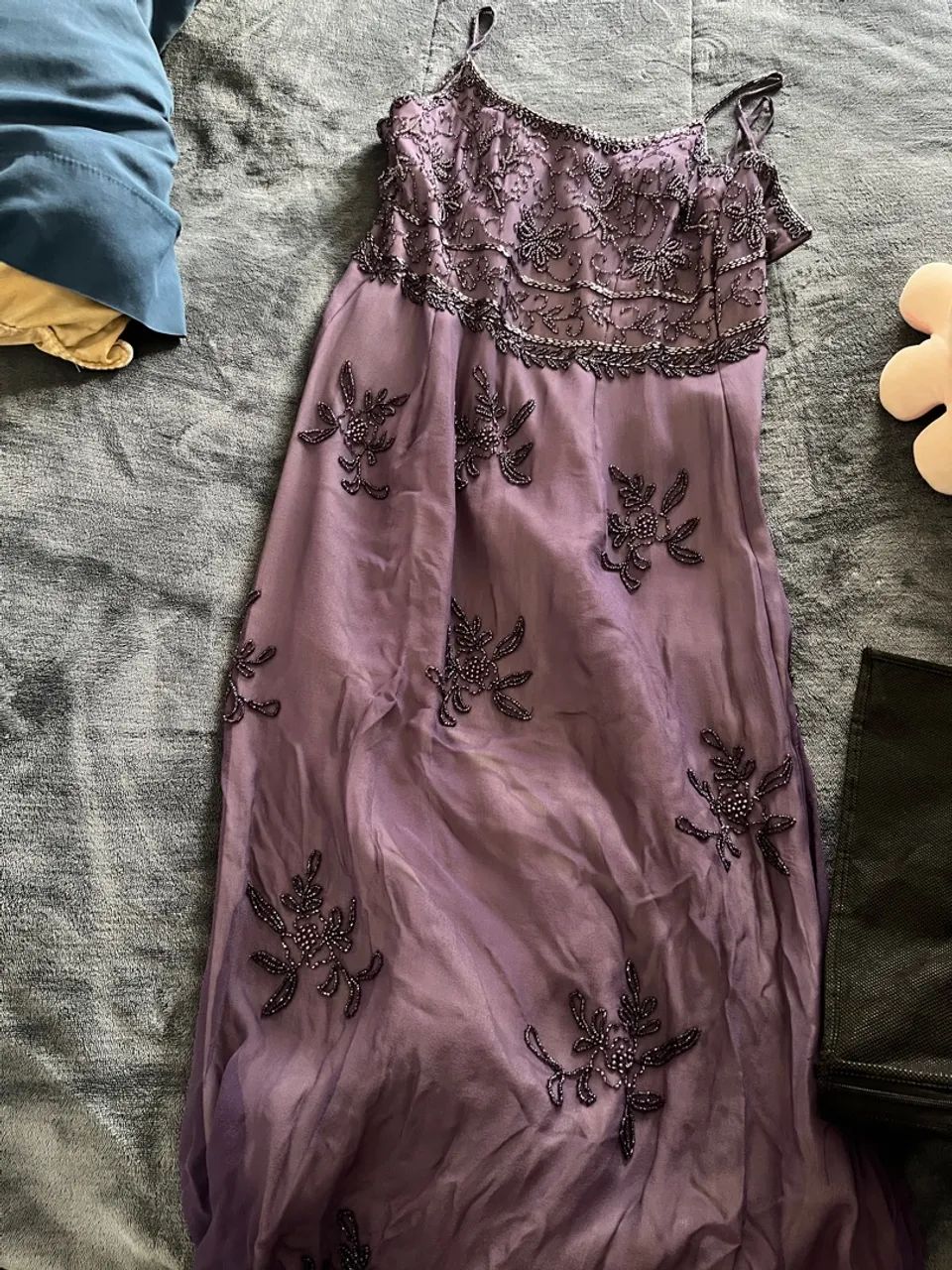 Vestido longo roxo com bordado a mão  - Foto 2