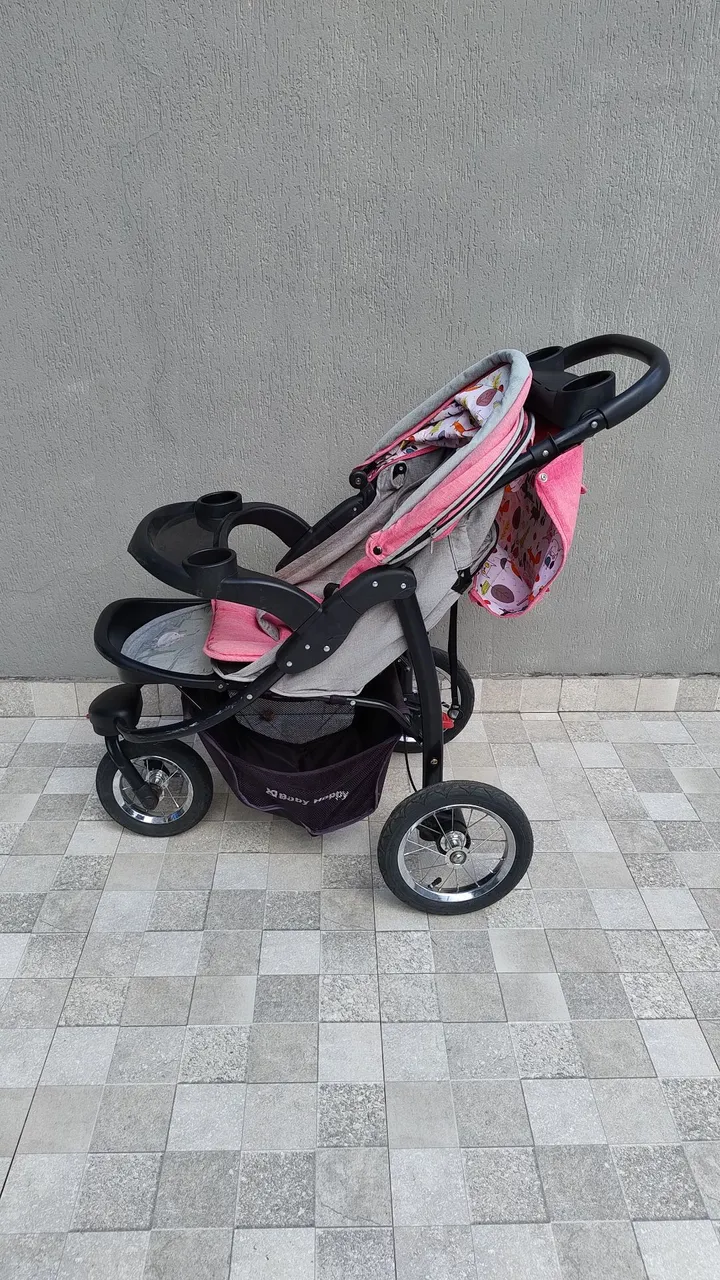 Carrinho de bebê Baby Happy com 3 rodas