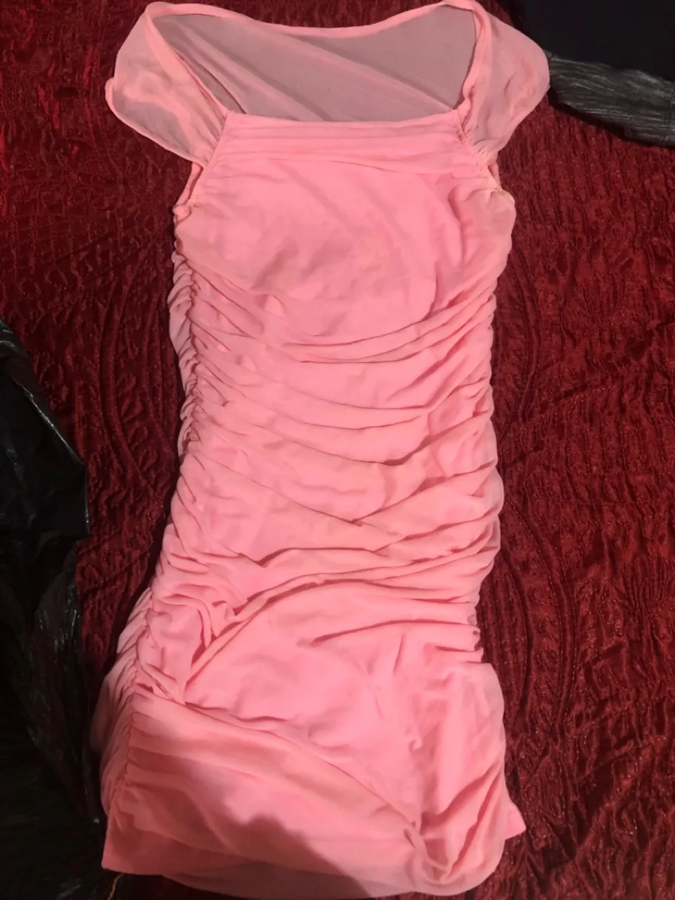 Vestido rosa de renda