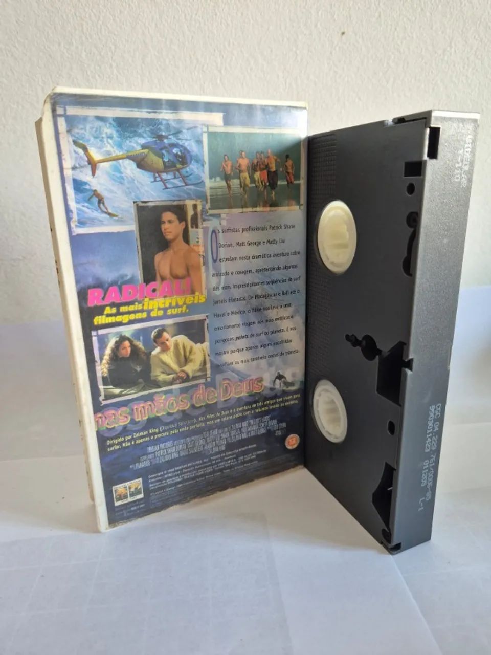 VHS Nas Mãos de Deus Dublado Original - Foto 2
