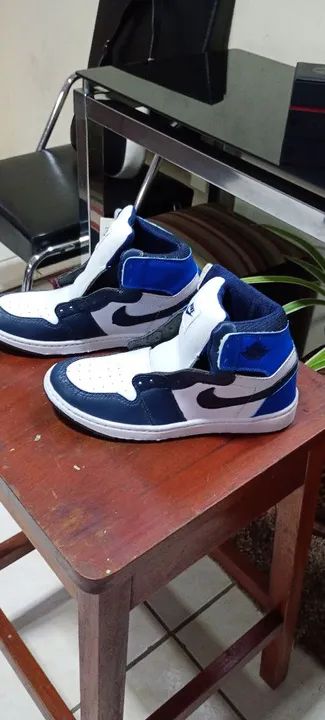 Tênis Jordan Azul e Branco - Foto 4