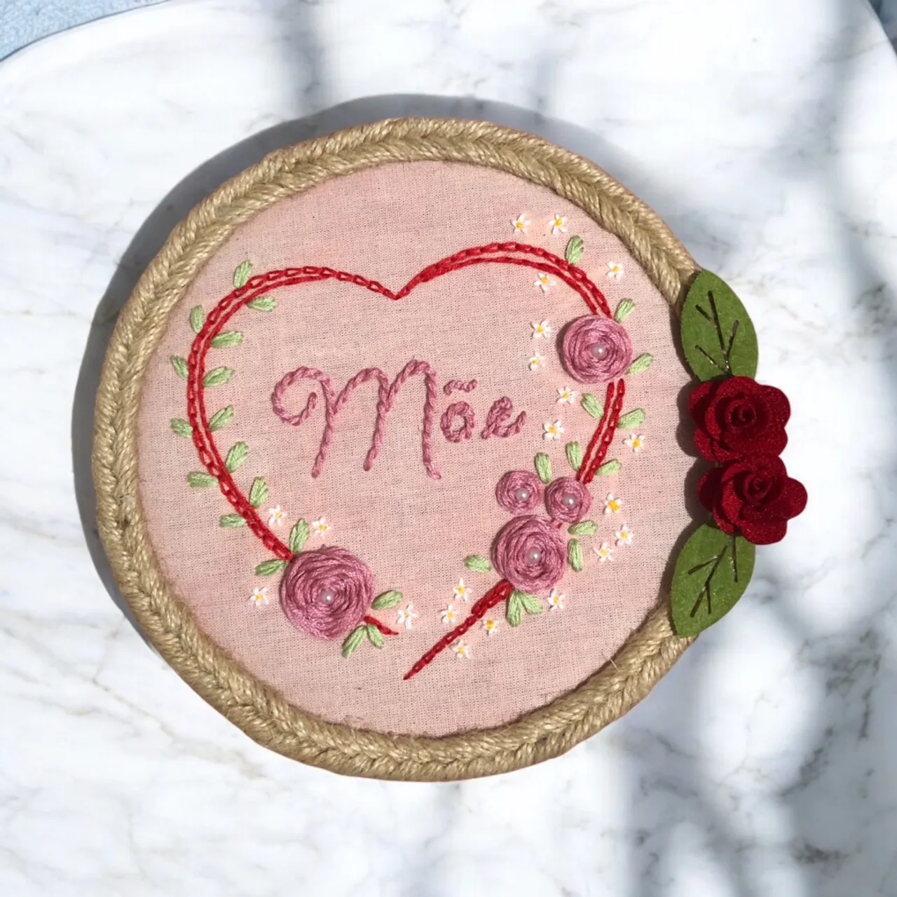 Quadro decorativo bordado a mão presente dia das mães lembrancinha enfeite decoração 