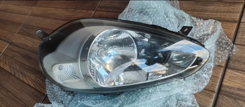 Farol Automotivo - Peça de Reposição