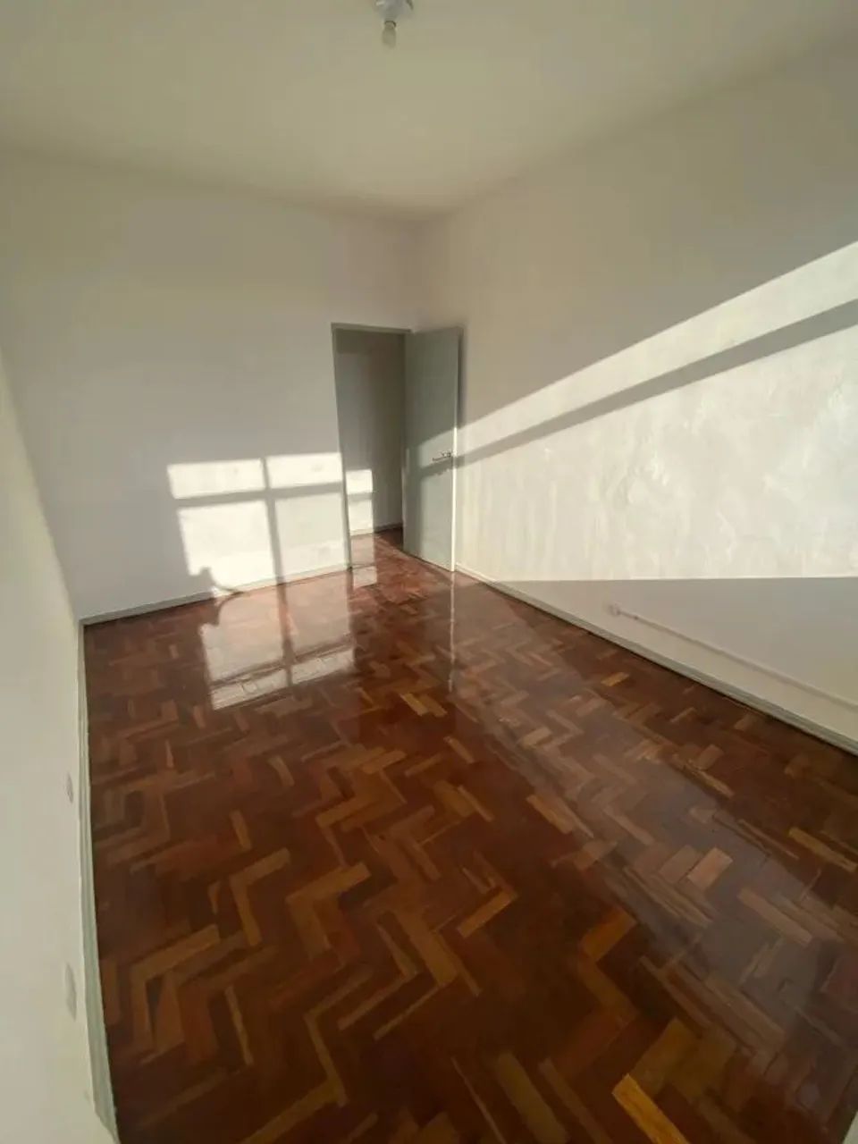 Apartamento para Locação em Volta Redonda, Aterrado, 3 dormitórios, 1 suíte, 2 banheiros,  - Foto 2