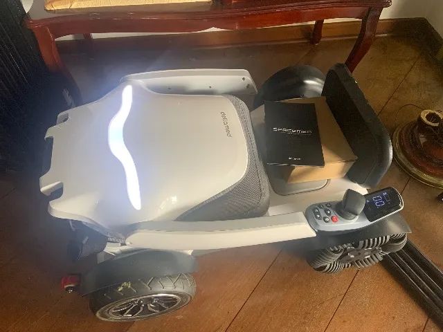 Cadeira de Rodas Spacemed Motorizada Dobrável Dellamed Cinza - Foto 6