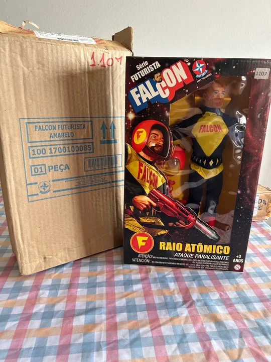 Boneco Falcon Futurista Amarelo - Raio Atômico