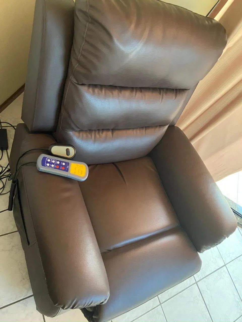 Poltrona Massageadora Reclinável Com Controle Remoto - Foto 2
