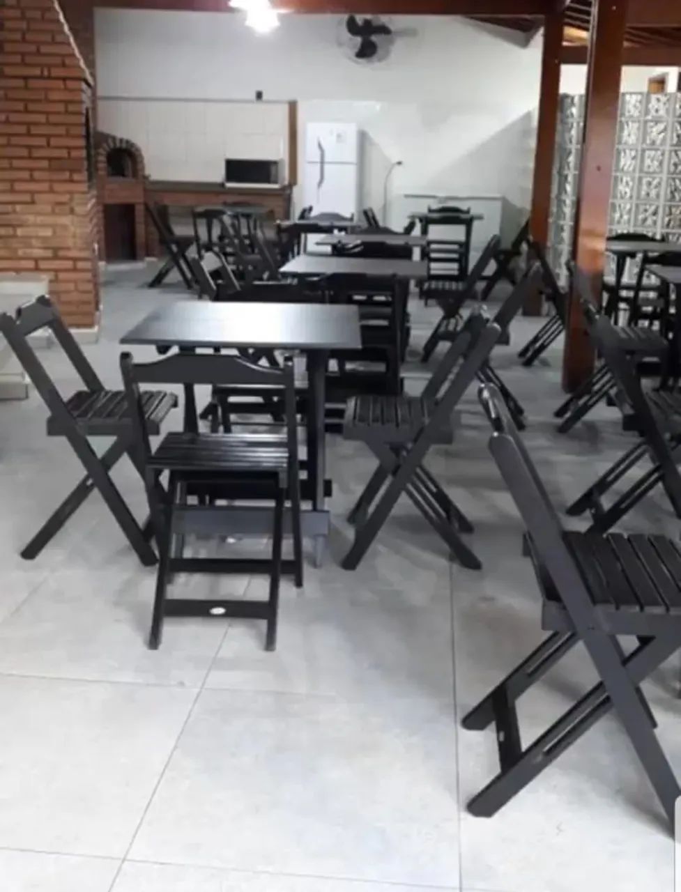 Jogo de mesa 70x70 com 4 cadeiras - Foto 3