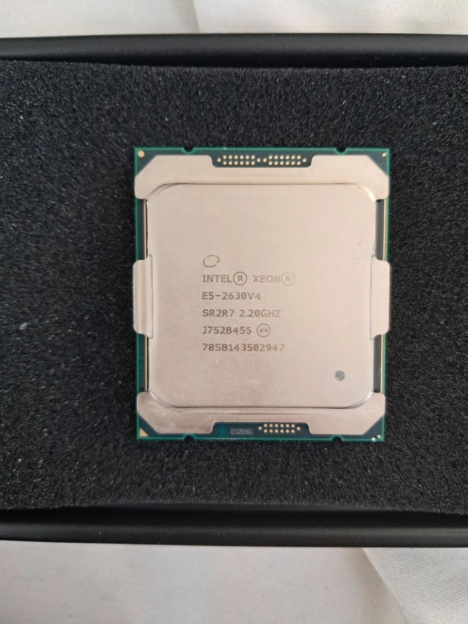 Intel Xeon E5-2630 v4. - Foto 3